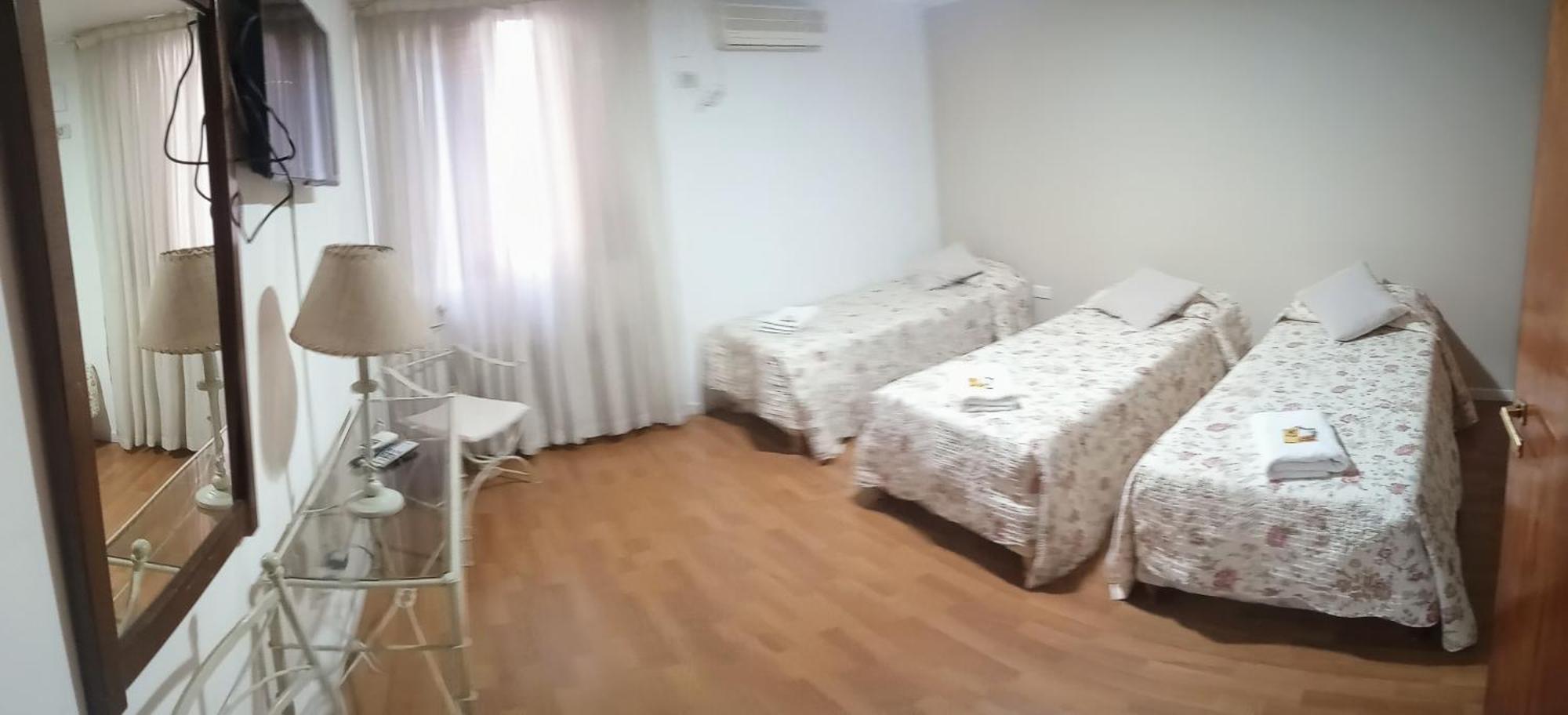 Hotel El Cisne Malargue Bagian luar foto